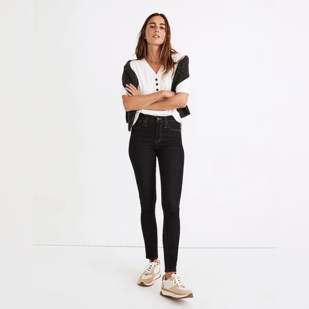 Madewell - EUC - Size 27 - 9" Mid-Rise Roadtripper Jeans in Castell Wash